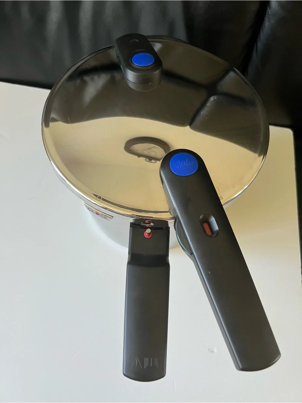 Fissler Vitaquick Premium 6.3 Qt Pressure Cooker